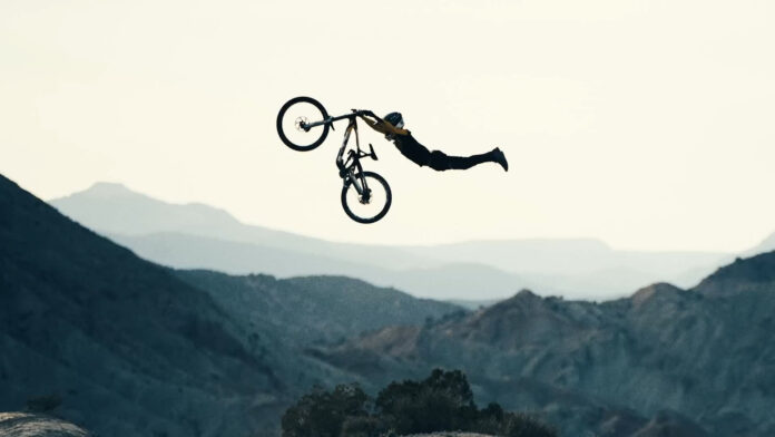 Filmes de ciclismo: Time Is A Funny Thing